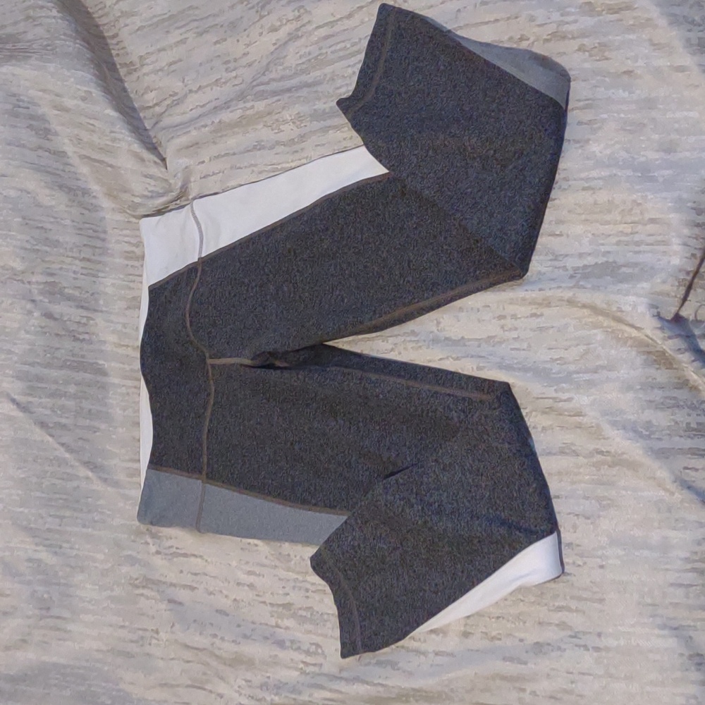 Athleta | Salutation Colorblock 7/8 Tight Leggings